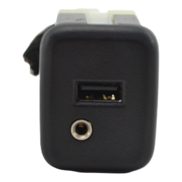 Entrada Conector Usb Auxiliar Gm Tracker 2016 A 2020 Origina