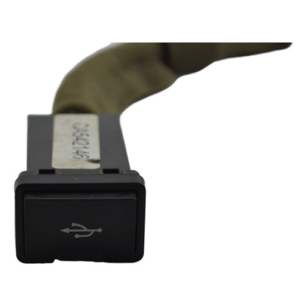 Entrada Conector Usb Painel L200 Triton 2017 Original - Preto