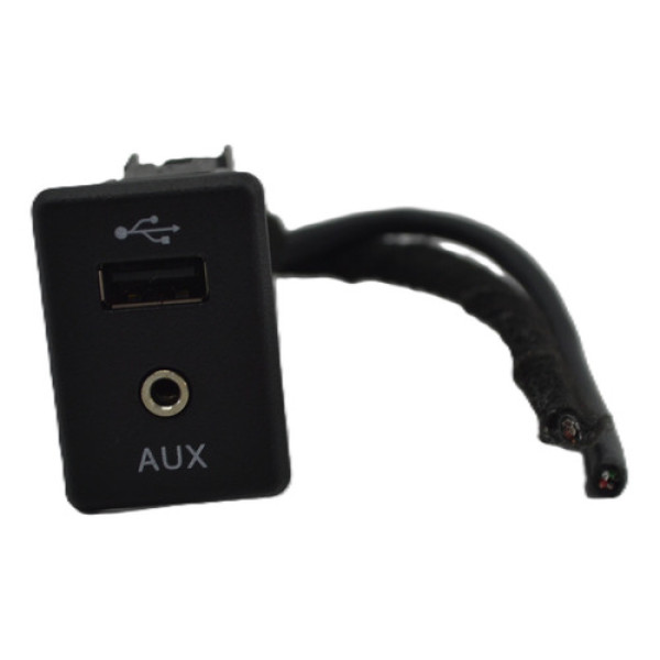 Entrada Conector Usb Auxiliar Nissan Kicks 2020 Original
