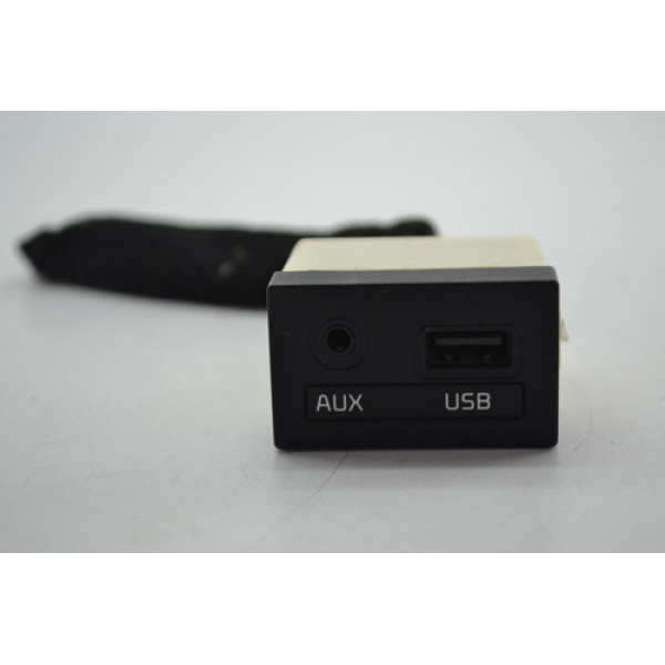 Entrada Usb Auxiliar Kia Cerato 2013 Original 