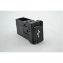 Entrada Usb Console Toyota Yaris 2023 2024 Original