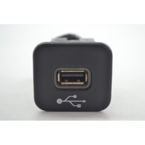 Entrada Usb Console Fiat Cronos 2019 2020 Argo Orig