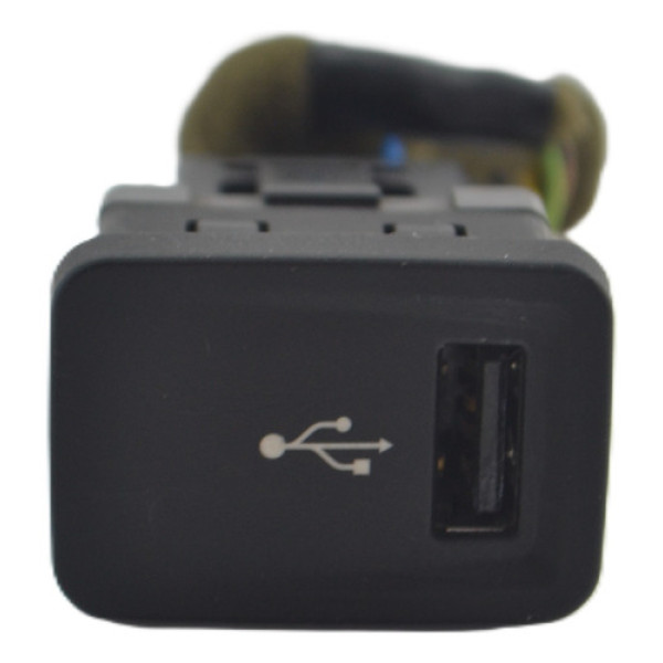 Entrada Conector Usb Fiat Palio Essence 2013 Original