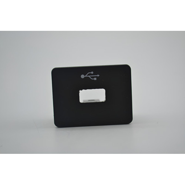 Moldura Sem Tomada Entrada Usb Ford Fusion 2017 2018