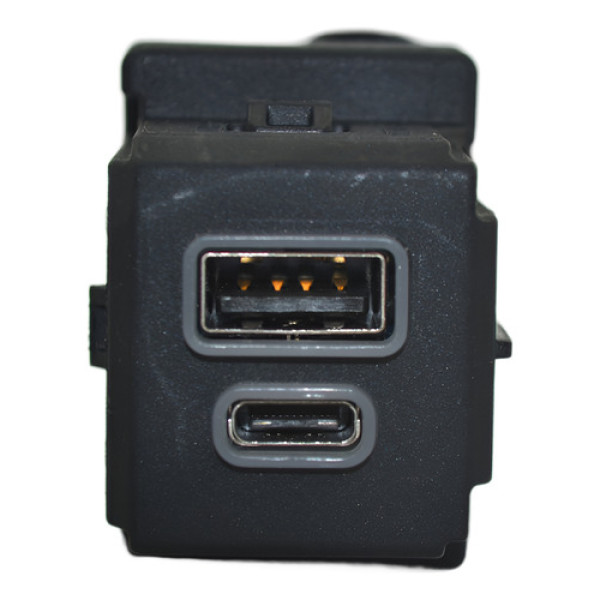 Entrada Usb Tipo C Console Fiat Fastback 2023 Original