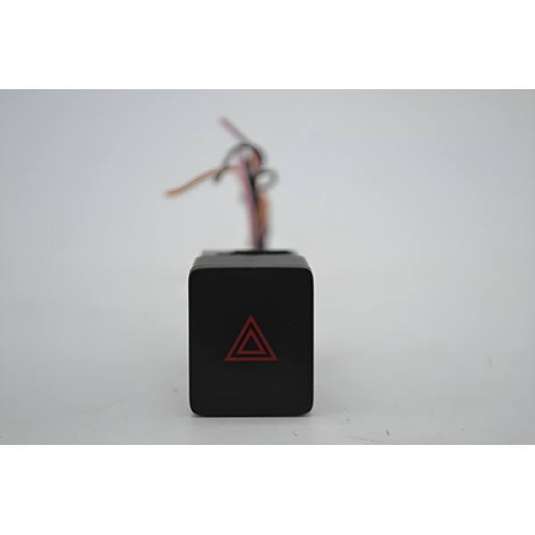 Botão Interruptor Pisca Alerta Painel Nissan March Original Preto Botão Interruptor Pisca Alerta Painel Nissan March Original Preto