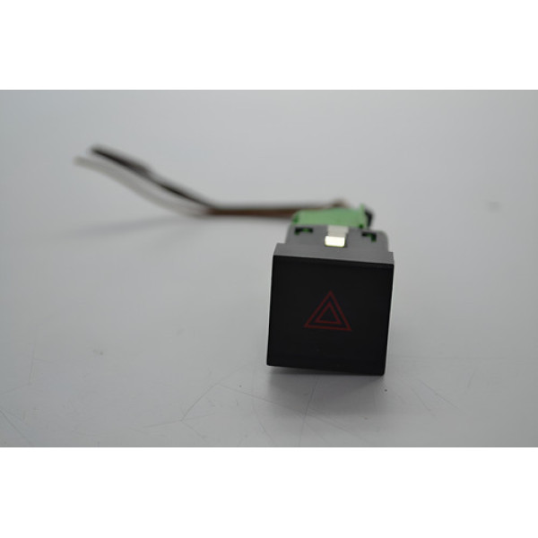 Botão Pisca Alerta Painel Volkswagen Fox 2014 Original - Preto Botão Pisca Alerta Painel Volkswagen Fox 2014 Original - Preto