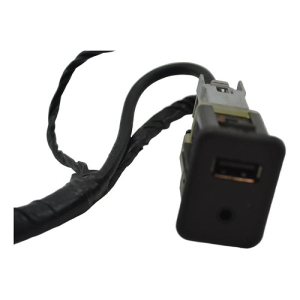 Entrada Conector Usb Console Gm Sonic 2017 Original Preto