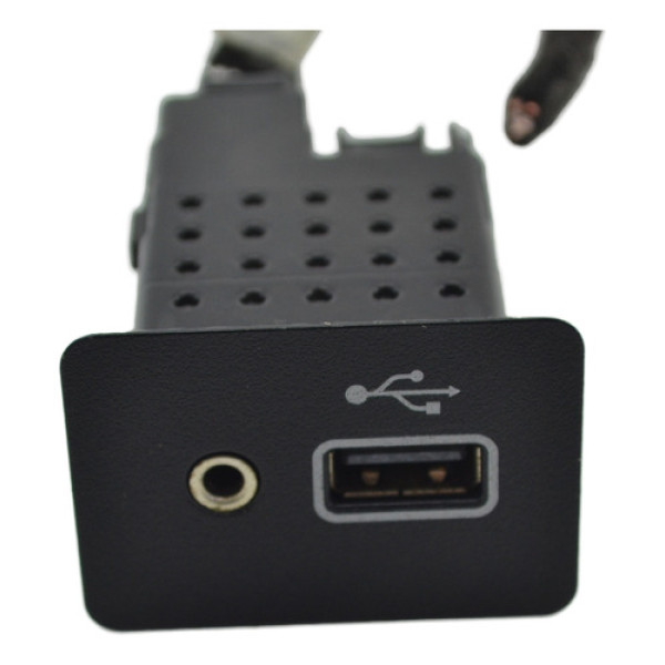 Entrada Conector Usb Auxiliar Console Kwid 2022 Original