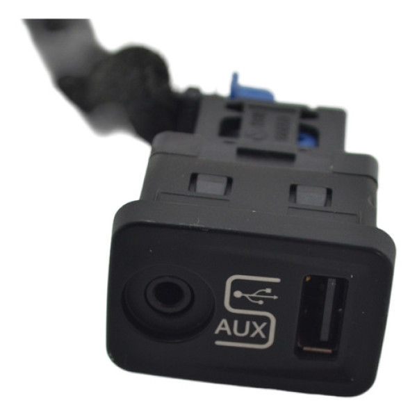 Entrada Conector Usb Auxiliar Console Fiat 500 2012 Original