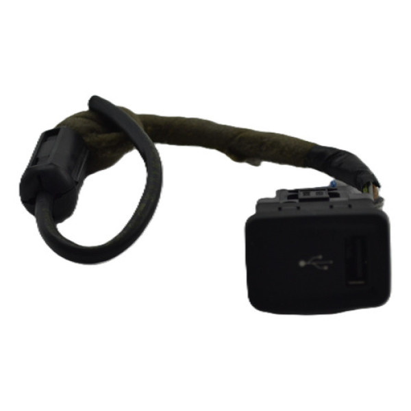 Entrada Conector Usb Fiat Idea Essence 2013 Original