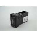 Entrada Usb Console Toyota Yaris 2023 2024 Original