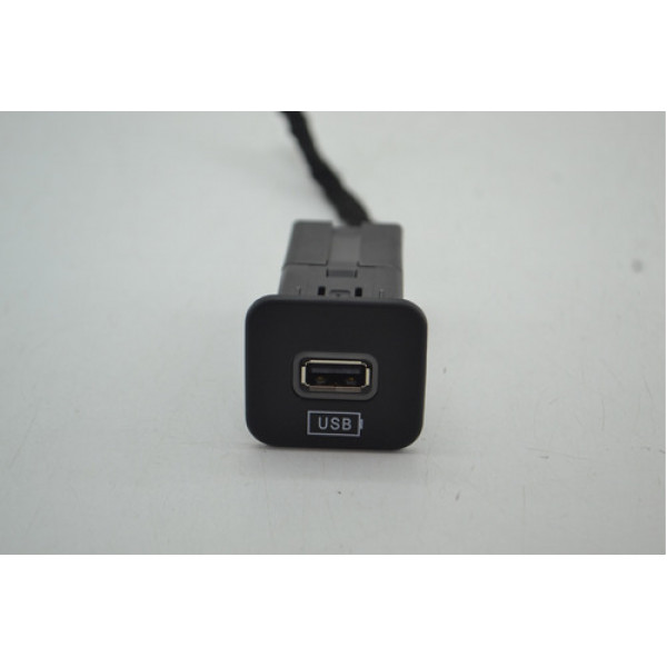 Entrada Usb Console Central Fiat Toro 2021 2022 Original