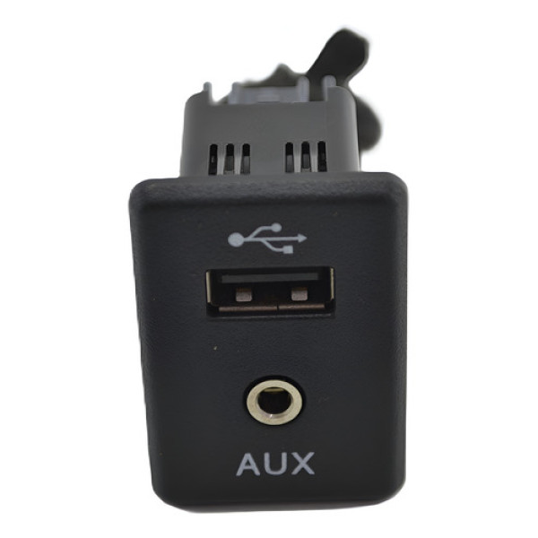 Entrada Conector Usb Auxiliar Nissan Kicks 2019 Original - Preto