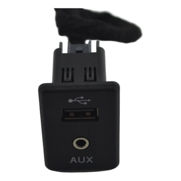 Entrada Conector Usb Auxiliar Nissan Kicks 2020 Original Preto