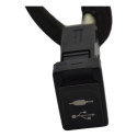 Entrada Conector Usb Auxiliar Console Corolla Xei 2017 Origi Preto