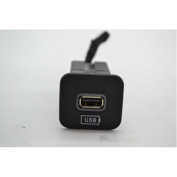 Entrada Usb Console Central Fiat Toro 2021 2022 Original