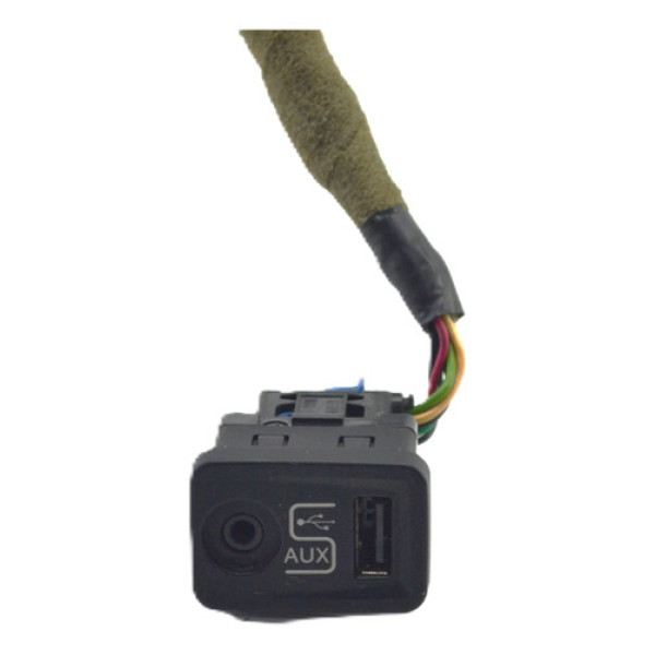 Entrada Conector Usb Auxiliar Console Grand Siena Palio Orig