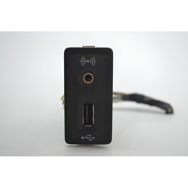 Entrada Usb Auxiliar Console Vw Jetta 2015 Original