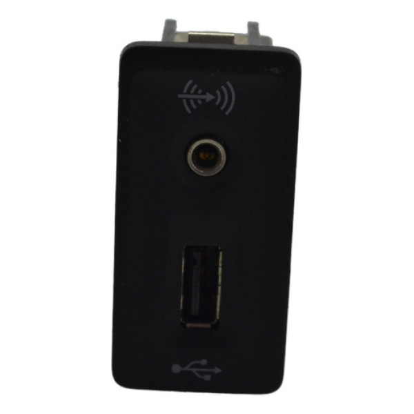 Entrada Usb Auxiliar Console Volkswagen Jetta 2017 Original