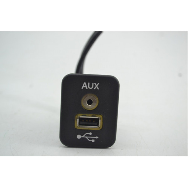 Entrada Usb Auxiliar Console Fiat Freemont 2012 Original