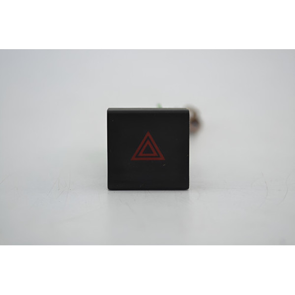 Botão Pisca Alerta Painel Volkswagen Fox 2014 Original - Original Botão Pisca Alerta Painel Volkswagen Fox 2014 Original - Original