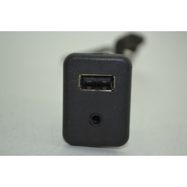 Conector Entrada Usb Auxiliar Gm Cobalt 2012 2013 Original