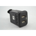 Entrada Dupla Conector Usb Gm Tracker Onix 20 A 25 Original