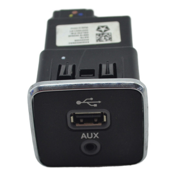 Entrada Conector Auxiliar Usb Console Fiat Argo 2022 Origina