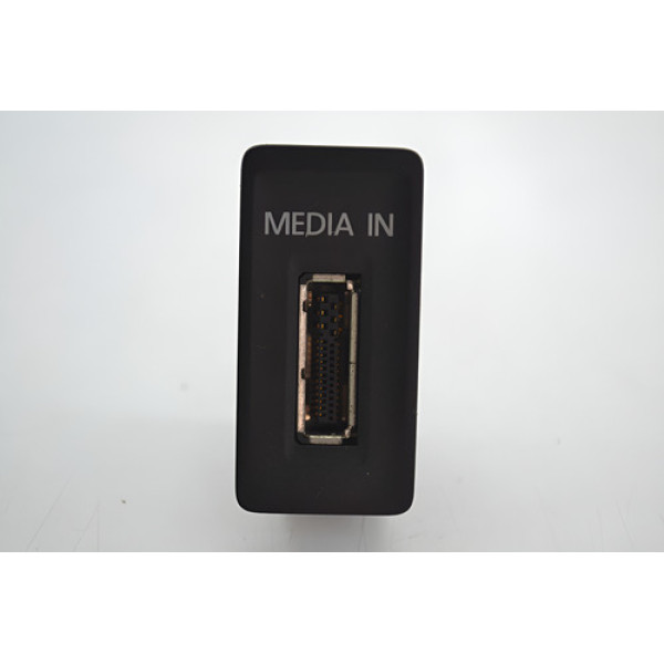Entrada Conector Media In Volkswagen Golf 2013 Original