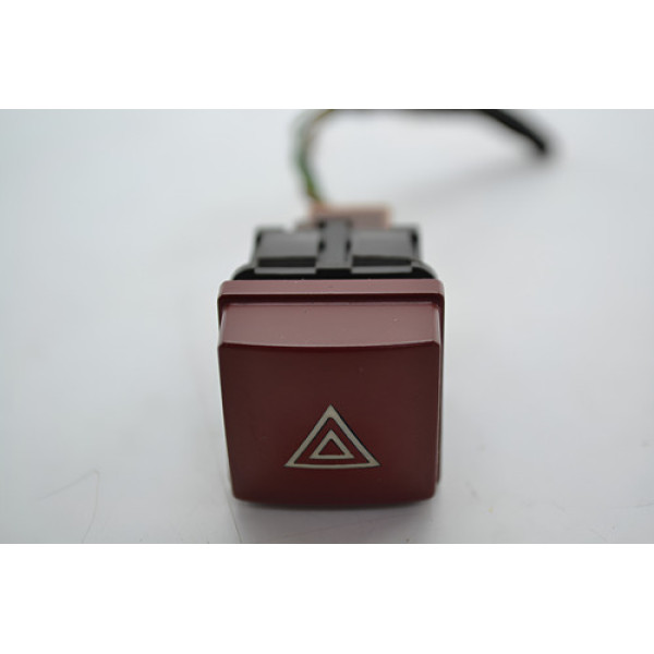 Botão Pisca Alerta Painel Peugeot 207 2010 Original - Vermelho Botão Pisca Alerta Painel Peugeot 207 2010 Original - Vermelho