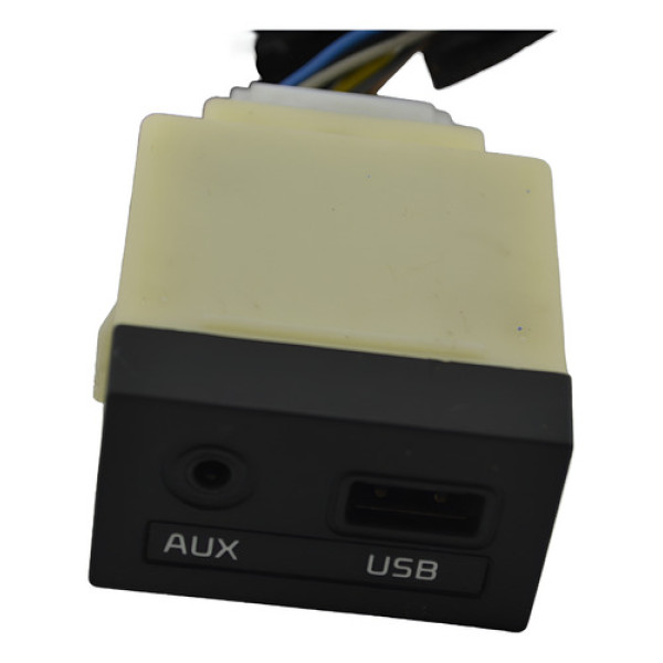 Entrada Conector Usb Auxiliar Kia Cerato 2014 Original Preto