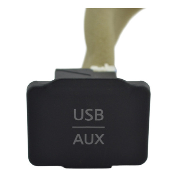 Entrada Conector Usb Auxiliar Console March 2015 Original