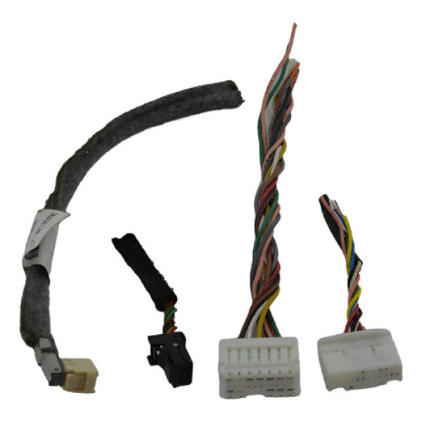 Kit Plug Chicote Conector Radio Som Duster 2013 Original