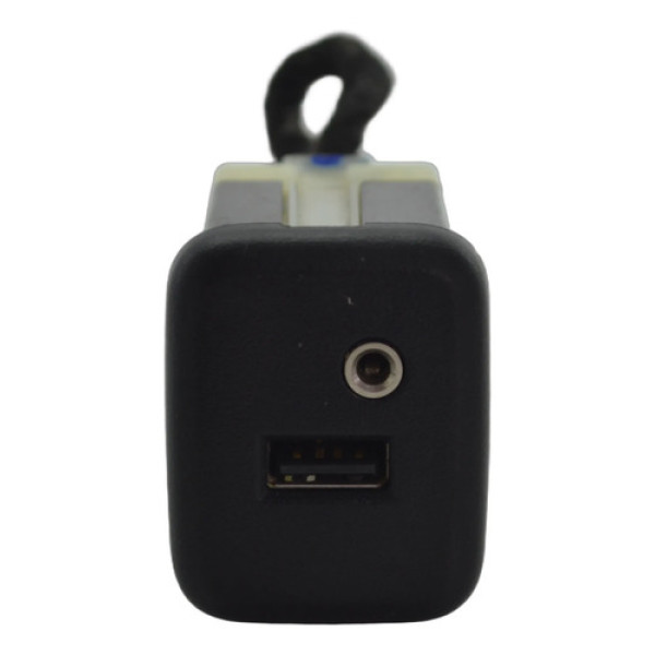 Entrada Conector Usb Auxiliar Tracker 2018  Original Preto