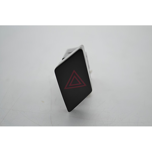 Botão Pisca Alerta Painel Byd E5 Eletrico 2017 Original - Preto