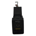 Entrada Conector Usb Auxiliar Console Toyota Hilux 2015 Orig