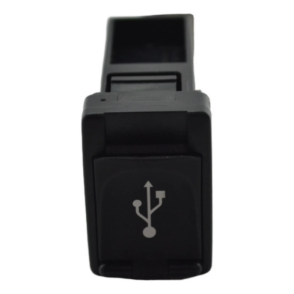 Entrada Conector Usb Auxiliar Painel Yaris 2020 Origina Preto