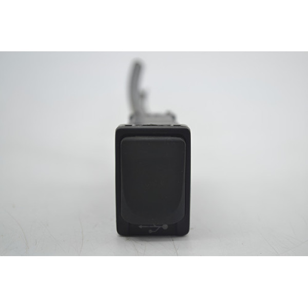 Entrada Usb Auxiliar Console Toyota Hilux 2015 Original