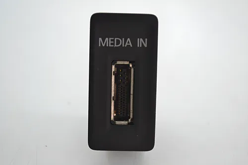 Entrada Conector Media In Volkswagen Golf 2013 Original