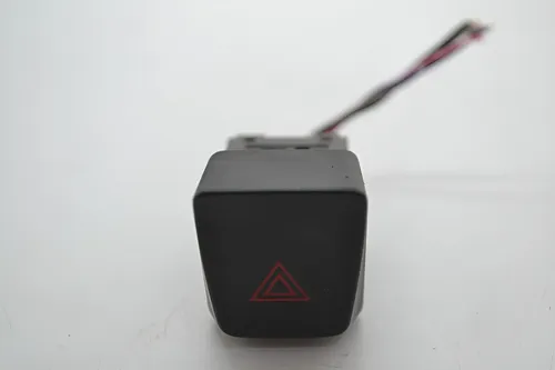 Botão Pisca Alerta Painel Nissan Kicks 2017 Original Preto